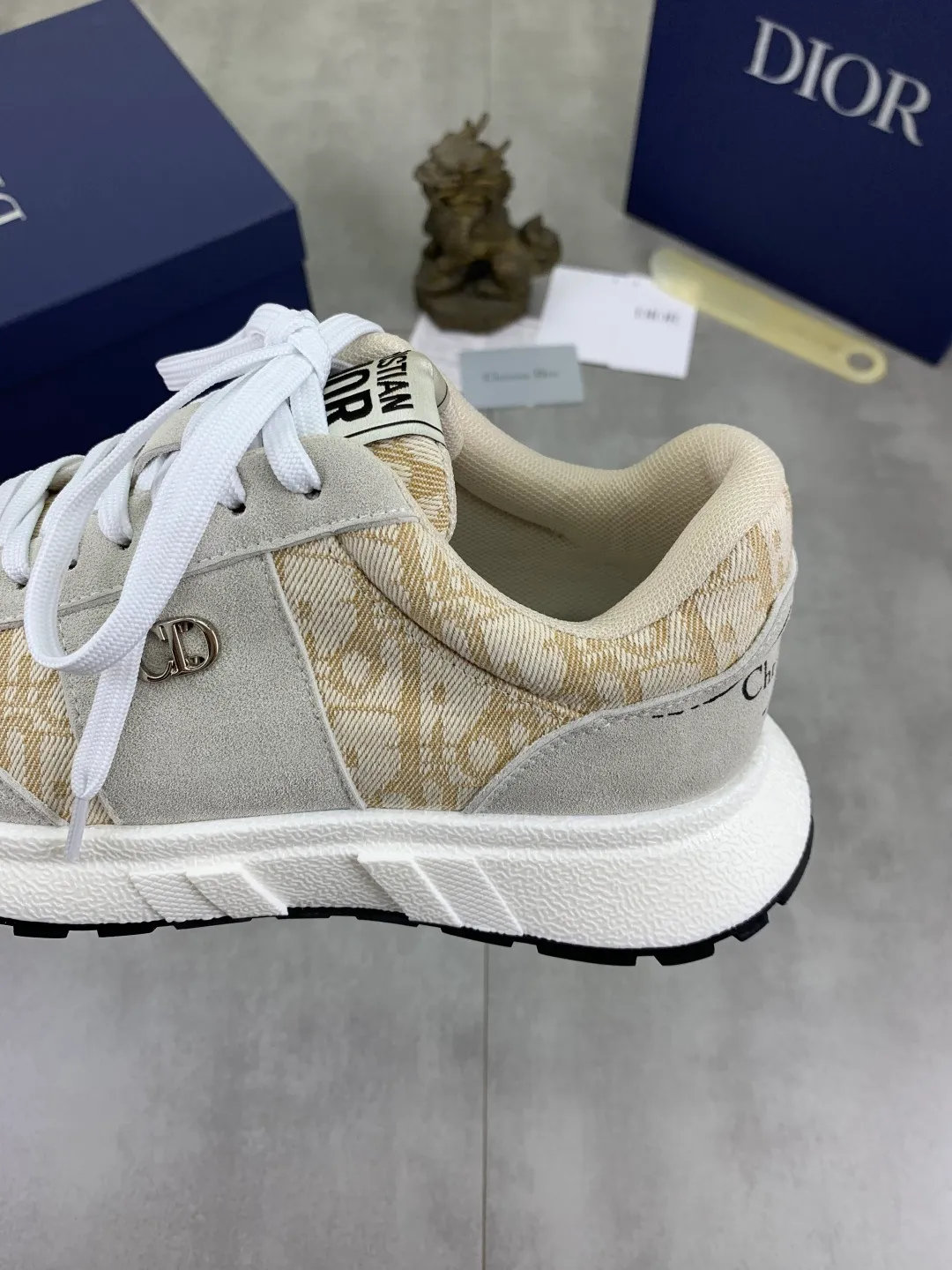 Men's Men's Shoes💰P440💰[New Style]🆘[Dior] 2025 Dior Original Lace-up Low-top Men's Shoes Classic casual shoes 🔥This model is the official classic model, with high quality and made by famous original designers. It is made of high-quality cowhide with original materials➕comfortable and breathable mesh lining➕pigskin insole. The perfect last shape and generous and fashionable design have attracted many consumers and are suitable for drivers to drive🚗. What you want is the best quality in the market. Color: seven colors. Code number: 38--44 (45 46 customized)